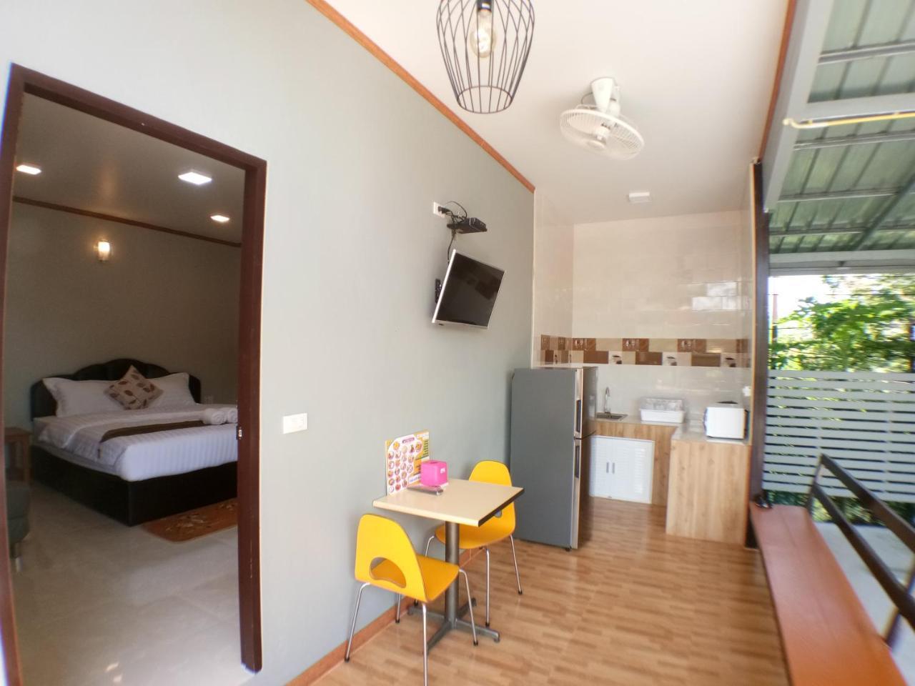 Hi Tech Resort Kabin Buri الغرفة الصورة